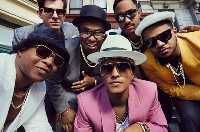 “Uptown Funk” By Mark Ronson Feat. Bruno Mars (4.64 Billion Views), Top 10 Best And Most Viral Videos In The World (2022)