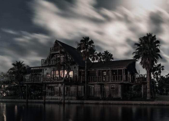 Top 10 Scariest &Amp; Most Popular Real Haunted Houses In The Usa