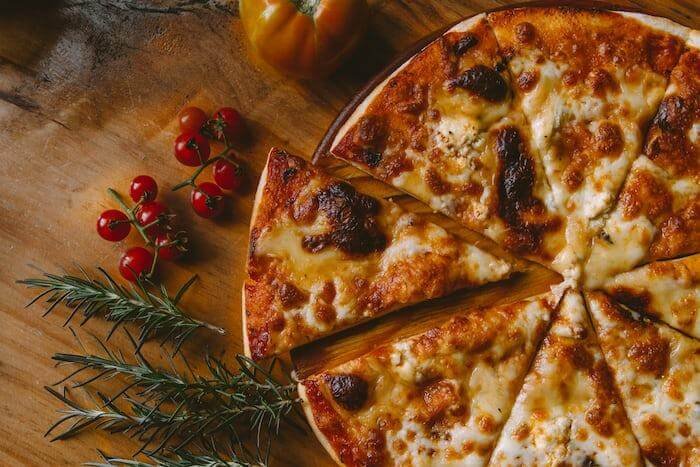 Domino'S Pizza, Top 10 Most Popular Fast Food Restaurants In Uk