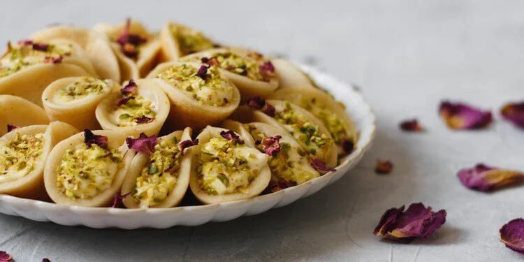 Qatayef, Top 10 Traditional Foods To Serve During Isra' And Mi'Raj Night
