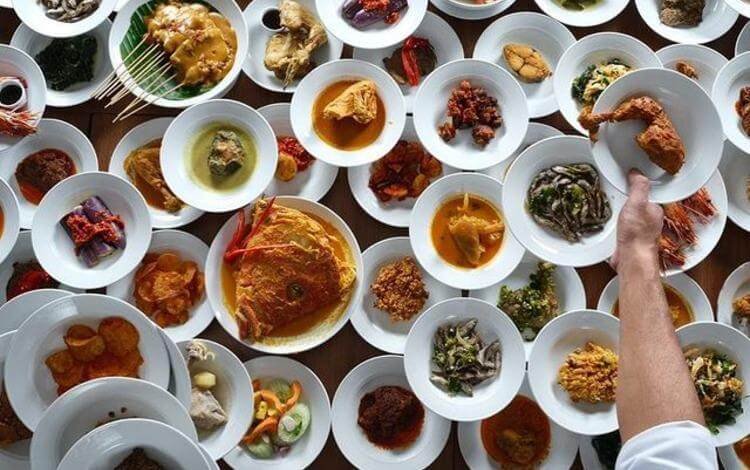 Warung Nasi Padang Pak H. J. (Since 1940, Indonesia), Top 10 Oldest And Most Popular Restaurants In Asia
