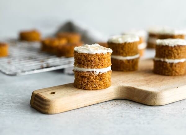 Mini Carrot Cakes With Cream Cheese Glaze, Top 10 World'S Best Carrot Cake Recipes You Should Try