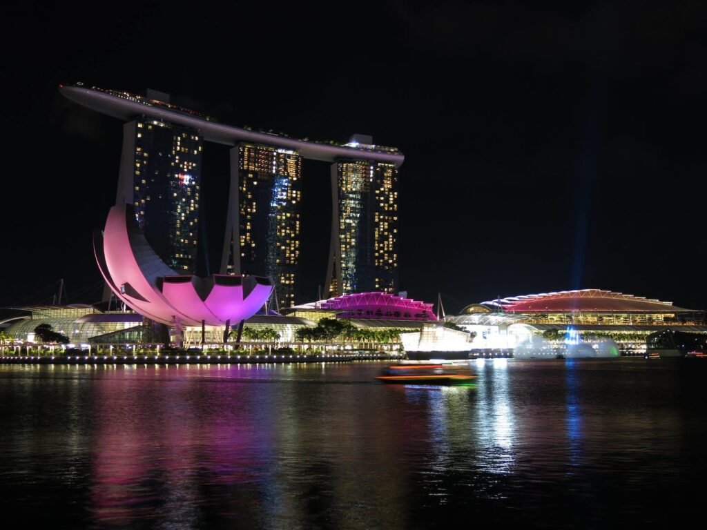 Marina Bay (Singapore), Top 10 Best Places For First-Time Travelers To Visit In Asia