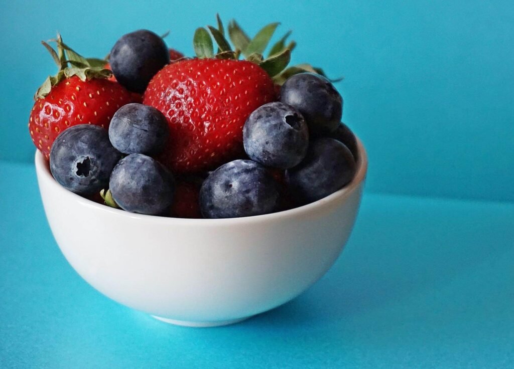 Berries, Top 10 Nutritious Foods That You Should Be Eating Every Day
