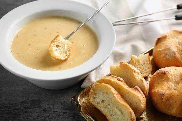 Fondue, Top 10 Most Popular Cheese Recipes In The World