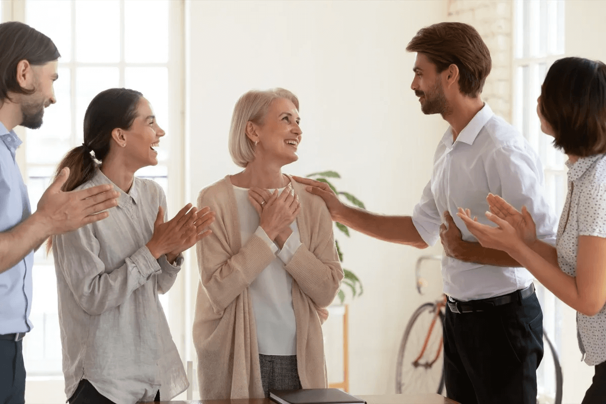 Top 10 Most Genuine Compliments to Give Your Coworkers