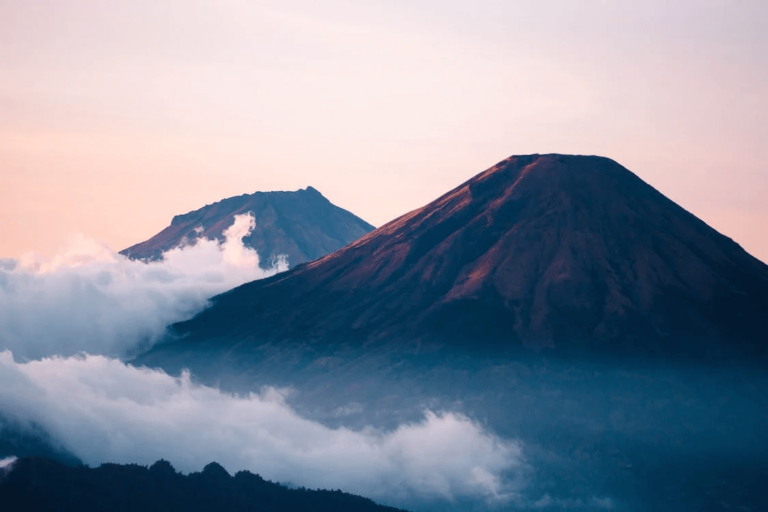 Top 10 Most Dangerous Active Volcanoes In The World (Updated) 628