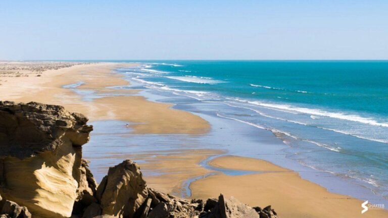 Top-3-Kund-Malir-Balochistan Beach